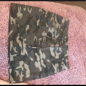 Camo mini skirt